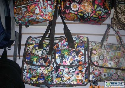 主營產品_河北紅梅箱包布鞋加工廠