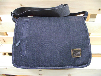 【廠家直銷 時尚休閑包 單肩背 一件代發(fā)】價格,廠家,圖片,時尚休閑包,高碑店市張六莊鵬遠(yuǎn)箱包加工廠-